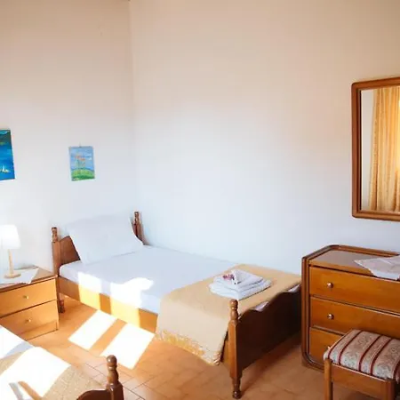 Feriehus Beach House Corfu (city)